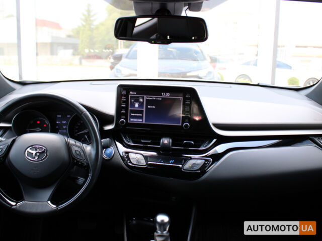 Серый Тойота C-HR, объемом двигателя 2 л и пробегом 53 тыс. км за 27805 $, фото 14 на Automoto.ua