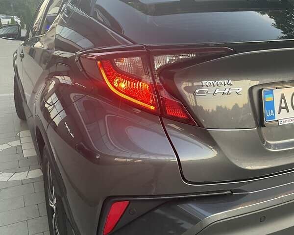Серый Тойота C-HR, объемом двигателя 1.8 л и пробегом 71 тыс. км за 26500 $, фото 17 на Automoto.ua