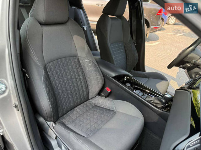 Сірий Тойота C-HR, об'ємом двигуна 1.2 л та пробігом 72 тис. км за 21500 $, фото 89 на Automoto.ua