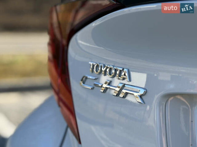 Сірий Тойота C-HR, об'ємом двигуна 2 л та пробігом 46 тис. км за 33000 $, фото 25 на Automoto.ua