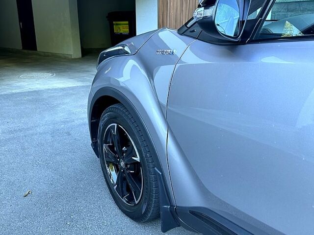 Серый Тойота C-HR, объемом двигателя 2 л и пробегом 47 тыс. км за 30800 $, фото 5 на Automoto.ua