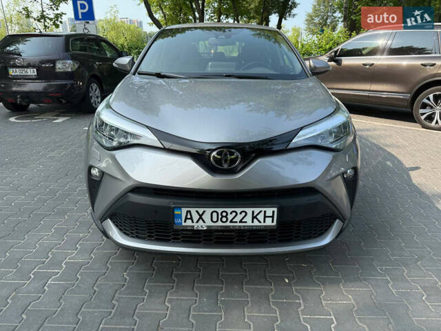 Сірий Тойота C-HR, об'ємом двигуна 1.2 л та пробігом 72 тис. км за 21500 $, фото 9 на Automoto.ua