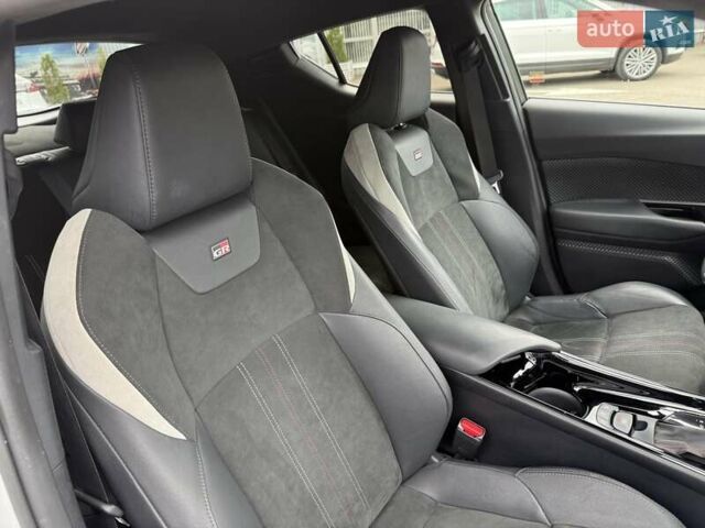 Серый Тойота C-HR, объемом двигателя 1.99 л и пробегом 95 тыс. км за 27300 $, фото 34 на Automoto.ua