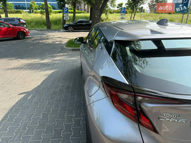 Сірий Тойота C-HR, об'ємом двигуна 1.2 л та пробігом 72 тис. км за 21500 $, фото 26 на Automoto.ua