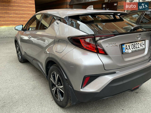 Серый Тойота C-HR, объемом двигателя 1.2 л и пробегом 62 тыс. км за 21500 $, фото 24 на Automoto.ua