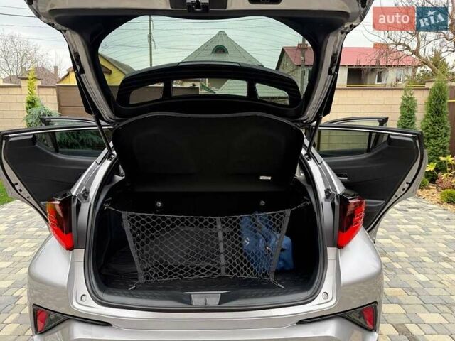 Серый Тойота C-HR, объемом двигателя 1.99 л и пробегом 43 тыс. км за 29500 $, фото 54 на Automoto.ua