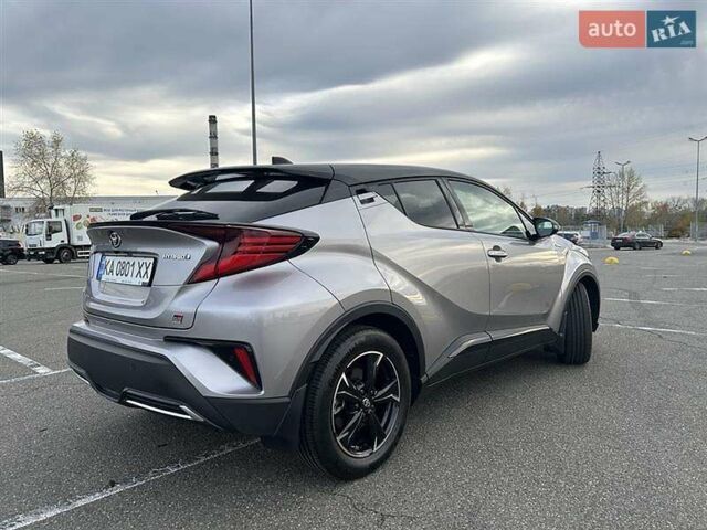 Серый Тойота C-HR, объемом двигателя 2 л и пробегом 18 тыс. км за 30900 $, фото 4 на Automoto.ua