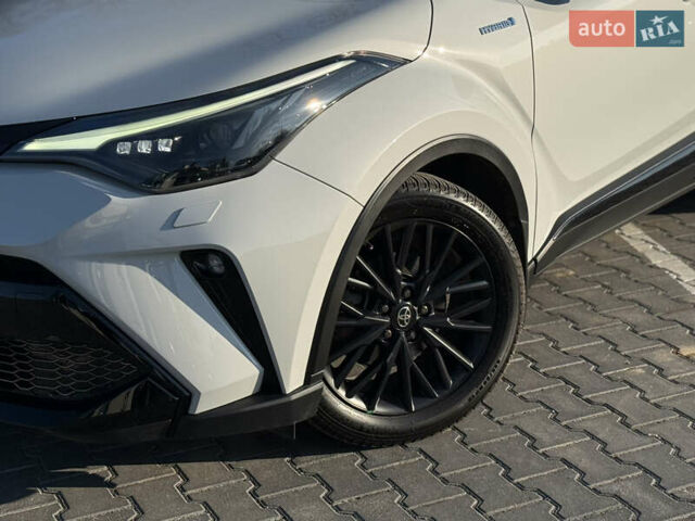 Сірий Тойота C-HR, об'ємом двигуна 2 л та пробігом 46 тис. км за 33000 $, фото 22 на Automoto.ua