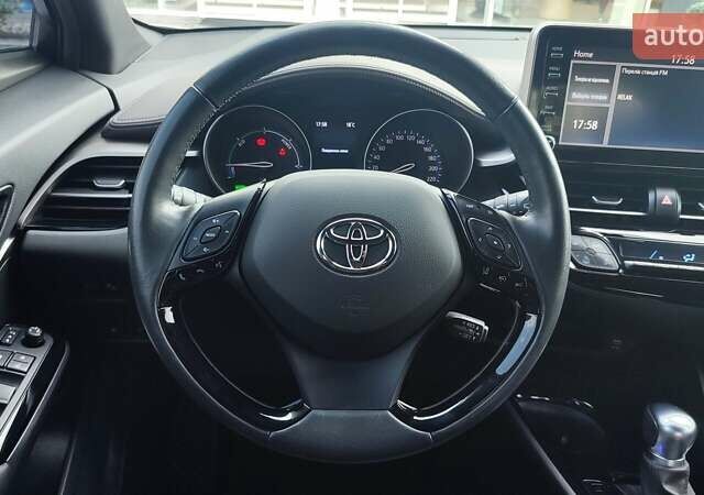 Серый Тойота C-HR, объемом двигателя 1.99 л и пробегом 32 тыс. км за 29200 $, фото 8 на Automoto.ua