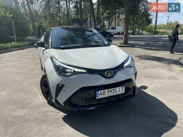 Серый Тойота C-HR, объемом двигателя 1.99 л и пробегом 20 тыс. км за 34500 $, фото 13 на Automoto.ua