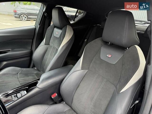 Серый Тойота C-HR, объемом двигателя 1.99 л и пробегом 95 тыс. км за 27300 $, фото 18 на Automoto.ua
