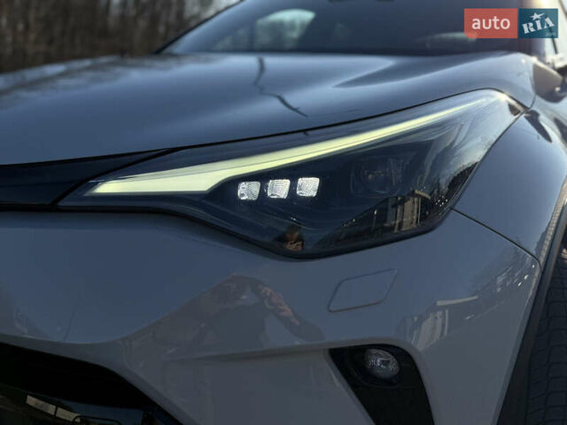 Сірий Тойота C-HR, об'ємом двигуна 2 л та пробігом 46 тис. км за 33000 $, фото 13 на Automoto.ua