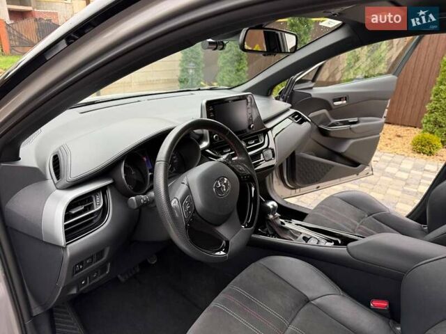 Серый Тойота C-HR, объемом двигателя 1.99 л и пробегом 43 тыс. км за 29500 $, фото 30 на Automoto.ua