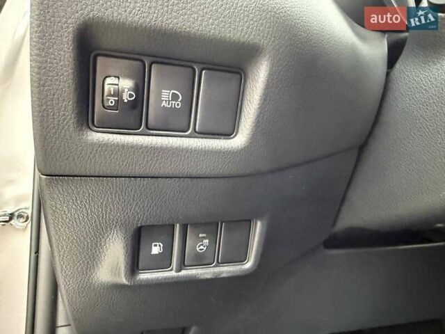 Серый Тойота C-HR, объемом двигателя 1.99 л и пробегом 43 тыс. км за 29500 $, фото 35 на Automoto.ua