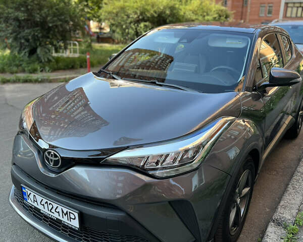 Серый Тойота C-HR, объемом двигателя 2 л и пробегом 78 тыс. км за 21500 $, фото 3 на Automoto.ua
