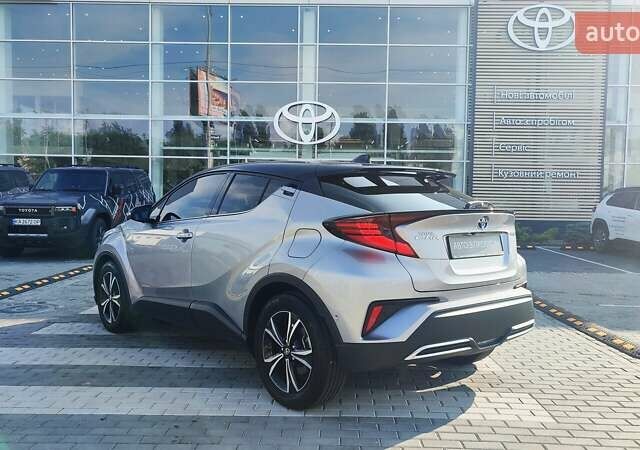 Серый Тойота C-HR, объемом двигателя 1.99 л и пробегом 32 тыс. км за 29200 $, фото 1 на Automoto.ua