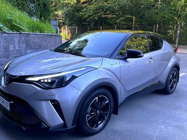 Серый Тойота C-HR, объемом двигателя 2 л и пробегом 47 тыс. км за 30800 $, фото 4 на Automoto.ua