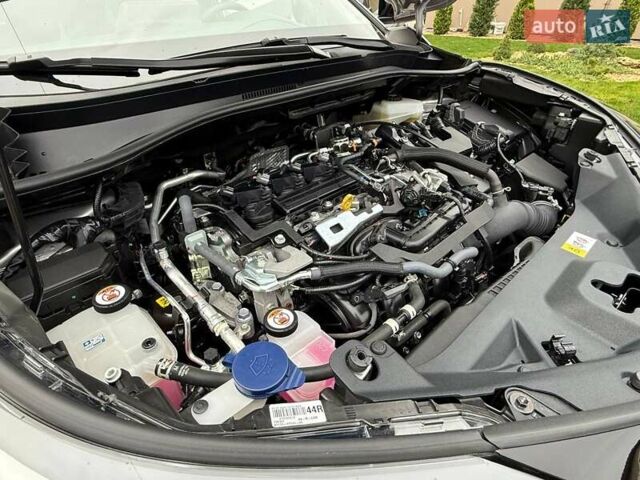 Серый Тойота C-HR, объемом двигателя 1.99 л и пробегом 43 тыс. км за 29500 $, фото 56 на Automoto.ua