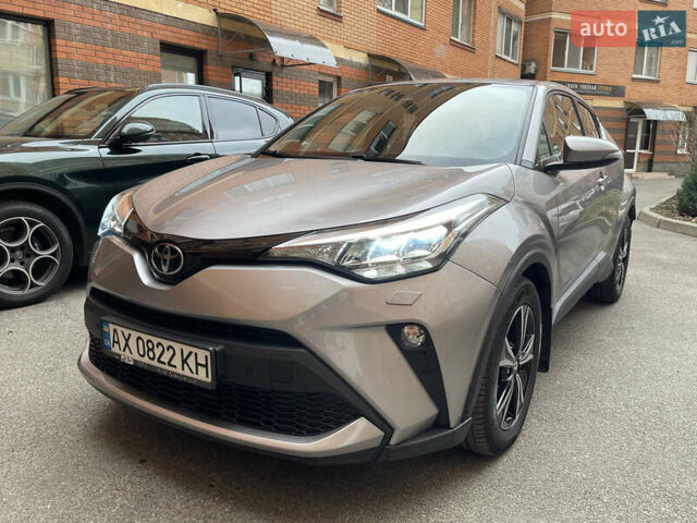 Серый Тойота C-HR, объемом двигателя 1.2 л и пробегом 62 тыс. км за 21500 $, фото 7 на Automoto.ua