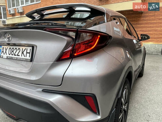 Серый Тойота C-HR, объемом двигателя 1.2 л и пробегом 62 тыс. км за 21500 $, фото 4 на Automoto.ua