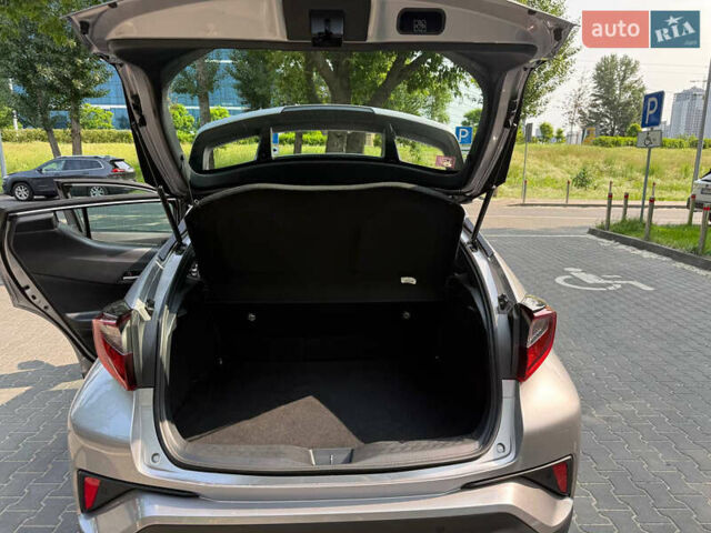 Сірий Тойота C-HR, об'ємом двигуна 1.2 л та пробігом 72 тис. км за 21500 $, фото 74 на Automoto.ua