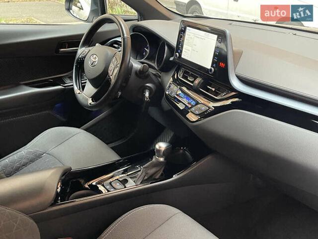 Серый Тойота C-HR, объемом двигателя 1.2 л и пробегом 62 тыс. км за 21500 $, фото 16 на Automoto.ua