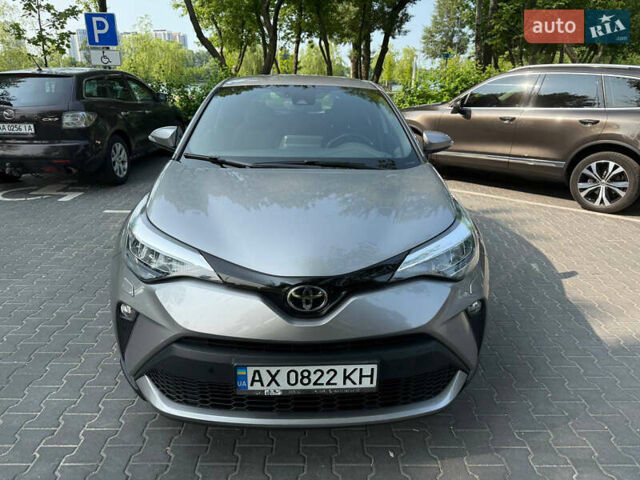 Сірий Тойота C-HR, об'ємом двигуна 1.2 л та пробігом 72 тис. км за 21500 $, фото 1 на Automoto.ua