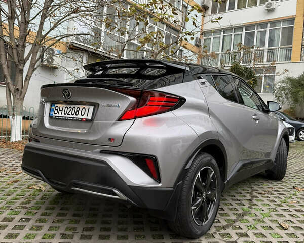 Серый Тойота C-HR, объемом двигателя 1.99 л и пробегом 19 тыс. км за 27500 $, фото 2 на Automoto.ua