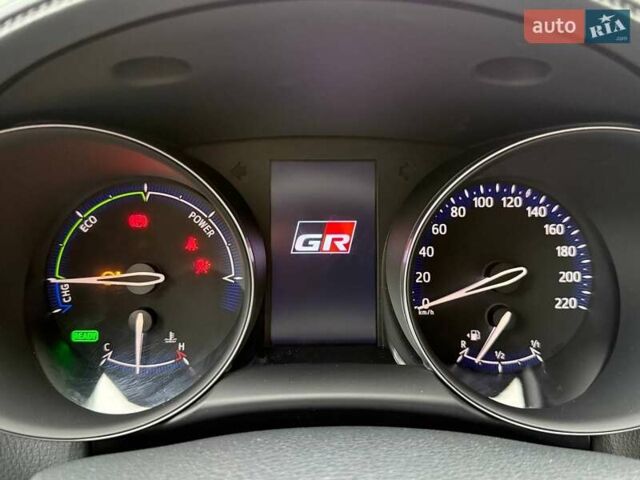 Серый Тойота C-HR, объемом двигателя 1.99 л и пробегом 43 тыс. км за 29500 $, фото 47 на Automoto.ua