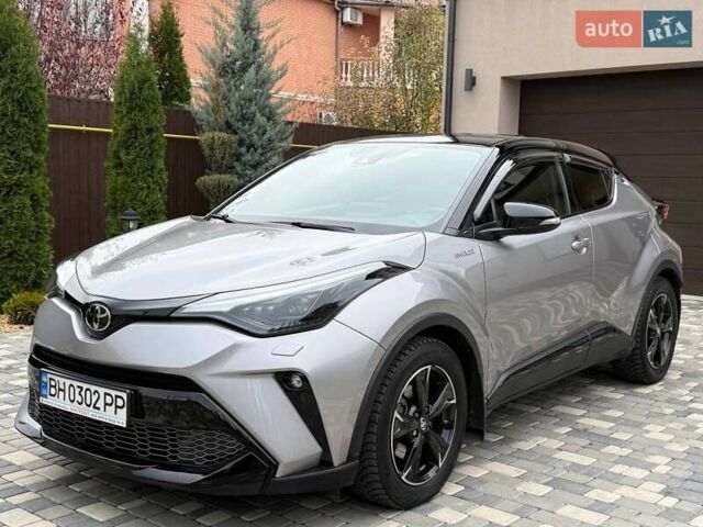 Серый Тойота C-HR, объемом двигателя 1.99 л и пробегом 43 тыс. км за 29500 $, фото 1 на Automoto.ua