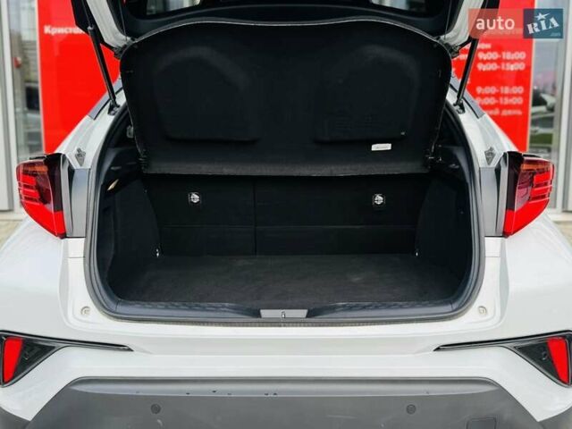 Сірий Тойота C-HR, об'ємом двигуна 1.99 л та пробігом 59 тис. км за 30060 $, фото 13 на Automoto.ua