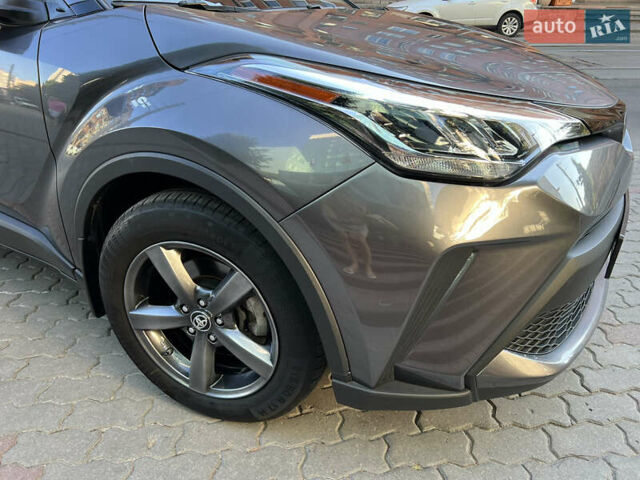 Серый Тойота C-HR, объемом двигателя 2 л и пробегом 78 тыс. км за 21500 $, фото 5 на Automoto.ua