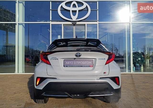 Сірий Тойота C-HR, об'ємом двигуна 1.99 л та пробігом 85 тис. км за 29020 $, фото 3 на Automoto.ua