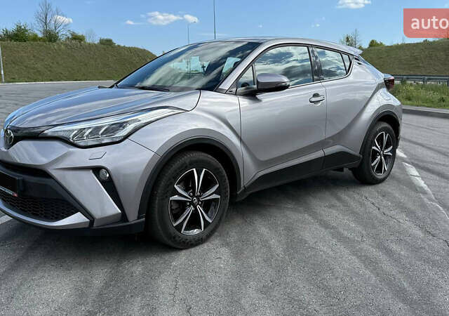 Серый Тойота C-HR, объемом двигателя 1.2 л и пробегом 27 тыс. км за 28000 $, фото 5 на Automoto.ua