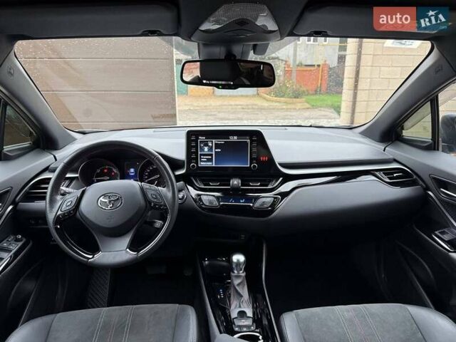 Серый Тойота C-HR, объемом двигателя 1.99 л и пробегом 43 тыс. км за 29500 $, фото 45 на Automoto.ua