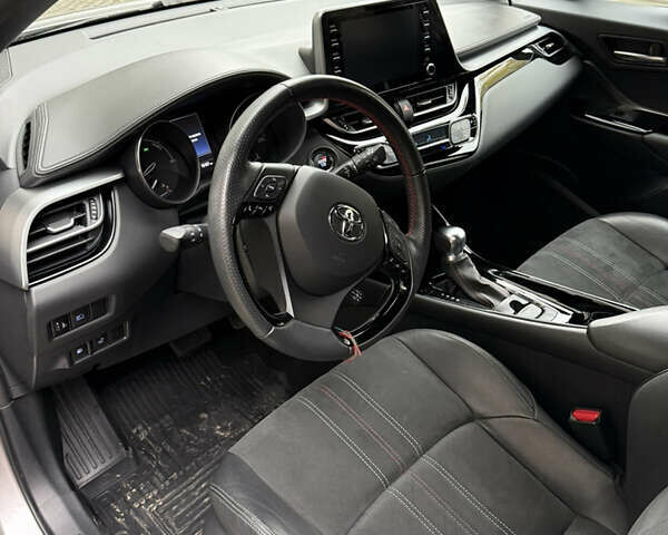 Серый Тойота C-HR, объемом двигателя 1.99 л и пробегом 19 тыс. км за 27500 $, фото 9 на Automoto.ua