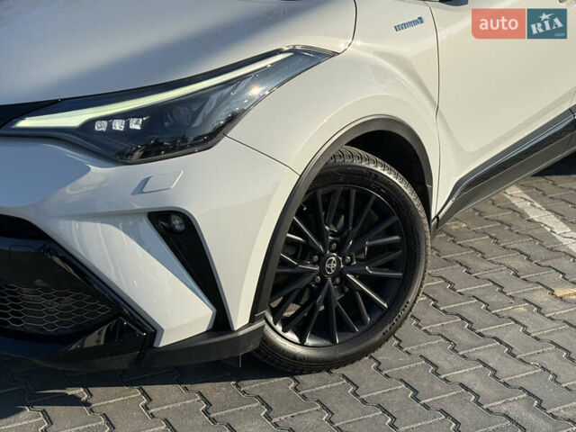 Сірий Тойота C-HR, об'ємом двигуна 2 л та пробігом 46 тис. км за 33000 $, фото 21 на Automoto.ua