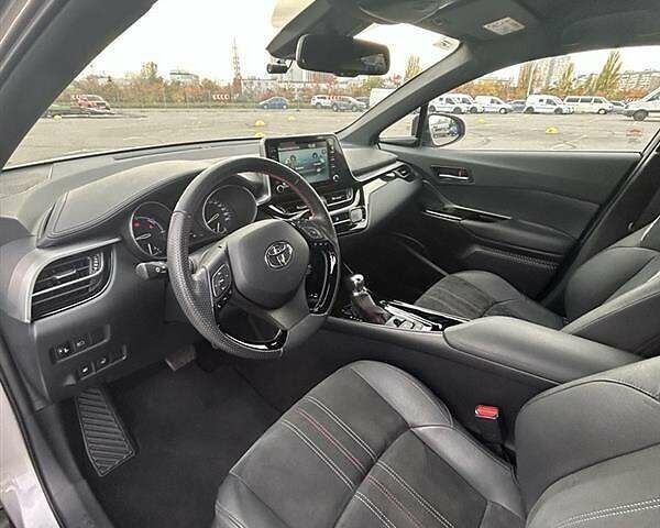 Серый Тойота C-HR, объемом двигателя 2 л и пробегом 18 тыс. км за 30900 $, фото 11 на Automoto.ua