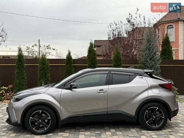 Серый Тойота C-HR, объемом двигателя 1.99 л и пробегом 43 тыс. км за 29500 $, фото 2 на Automoto.ua