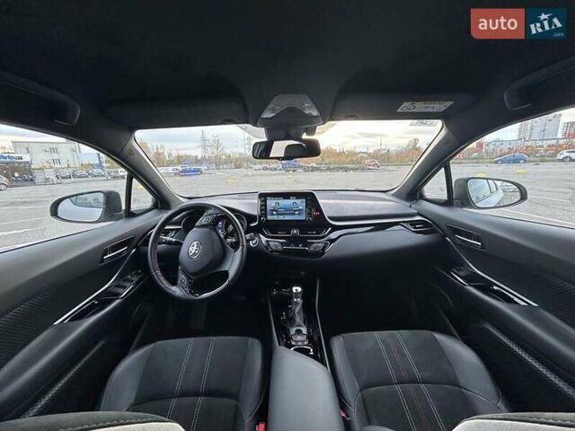 Серый Тойота C-HR, объемом двигателя 2 л и пробегом 18 тыс. км за 30900 $, фото 10 на Automoto.ua