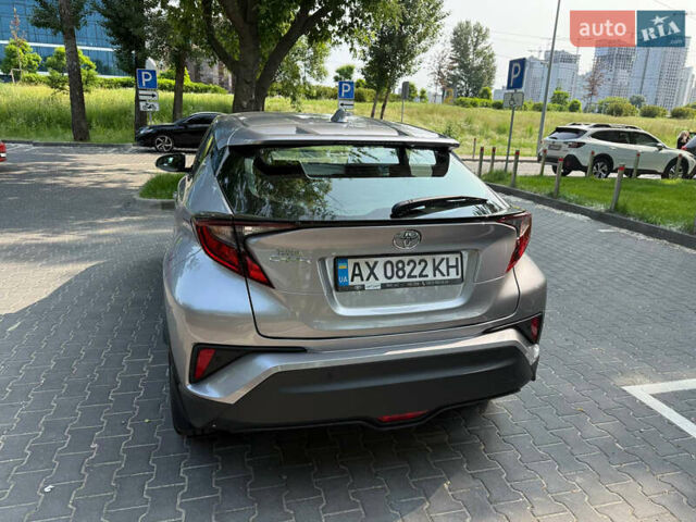 Сірий Тойота C-HR, об'ємом двигуна 1.2 л та пробігом 72 тис. км за 21500 $, фото 23 на Automoto.ua