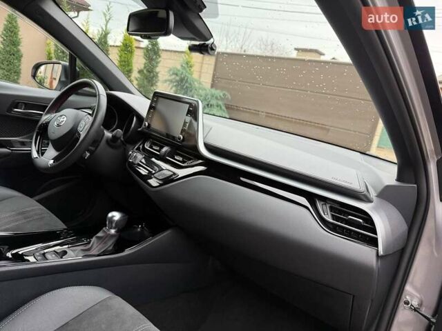 Серый Тойота C-HR, объемом двигателя 1.99 л и пробегом 43 тыс. км за 29500 $, фото 37 на Automoto.ua