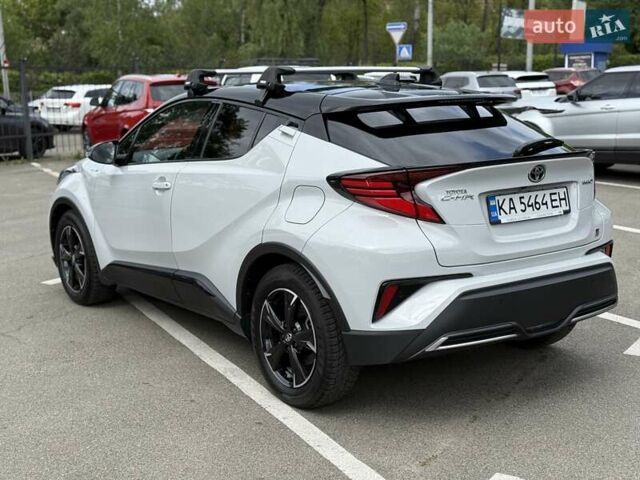 Серый Тойота C-HR, объемом двигателя 1.99 л и пробегом 95 тыс. км за 27300 $, фото 4 на Automoto.ua