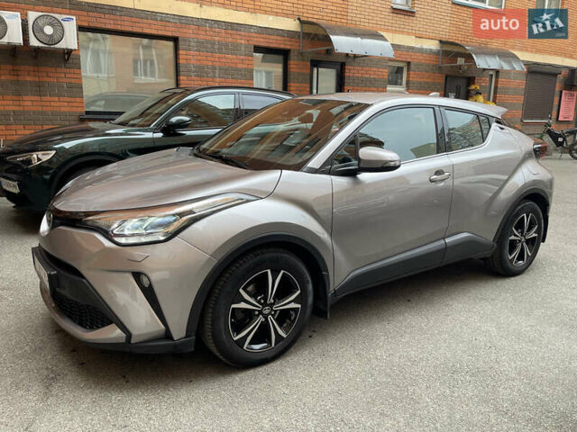 Серый Тойота C-HR, объемом двигателя 1.2 л и пробегом 62 тыс. км за 21500 $, фото 27 на Automoto.ua