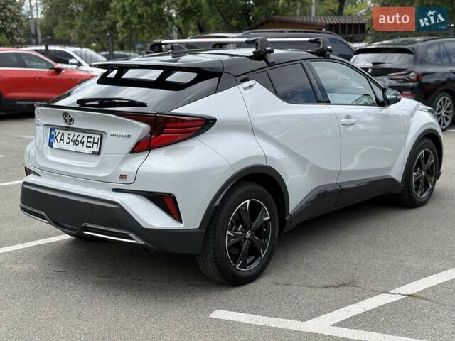 Серый Тойота C-HR, объемом двигателя 1.99 л и пробегом 95 тыс. км за 27300 $, фото 2 на Automoto.ua