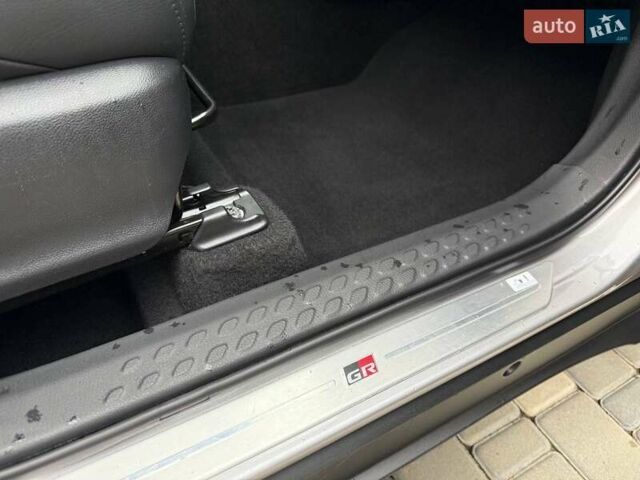 Серый Тойота C-HR, объемом двигателя 1.99 л и пробегом 43 тыс. км за 29500 $, фото 38 на Automoto.ua