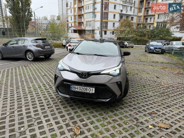 Серый Тойота C-HR, объемом двигателя 1.99 л и пробегом 19 тыс. км за 27500 $, фото 4 на Automoto.ua