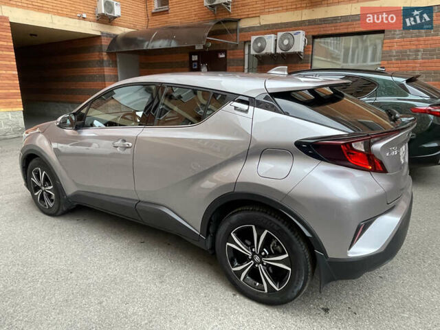 Серый Тойота C-HR, объемом двигателя 1.2 л и пробегом 62 тыс. км за 21500 $, фото 25 на Automoto.ua