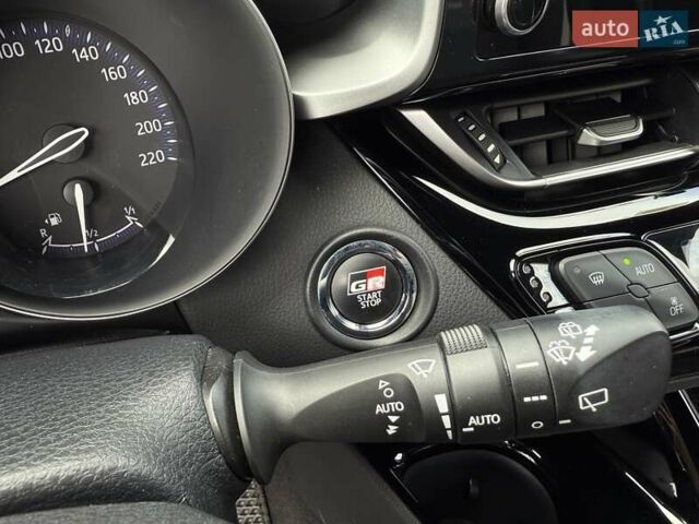 Серый Тойота C-HR, объемом двигателя 1.99 л и пробегом 95 тыс. км за 27300 $, фото 25 на Automoto.ua