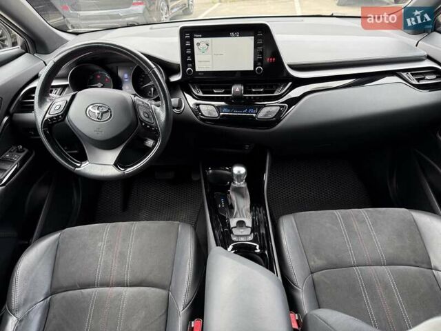 Серый Тойота C-HR, объемом двигателя 1.99 л и пробегом 95 тыс. км за 27300 $, фото 40 на Automoto.ua